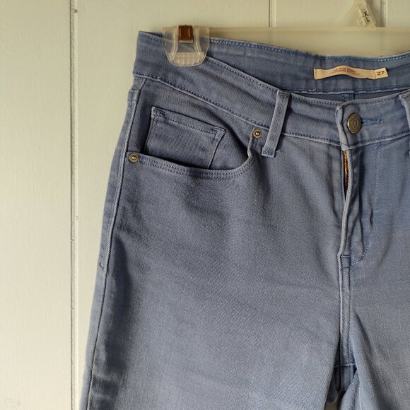 Levi's Midrise Light Blue Skinny Jeans - Picture 6 of 9